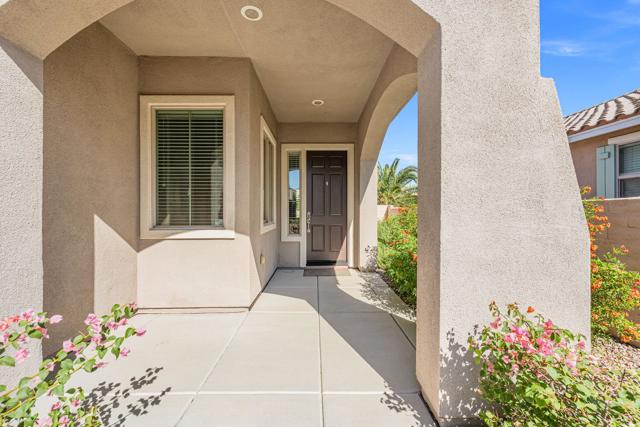 81708 Avenida De Baile, Indio CA: https://media.crmls.org/mediaz/0d4dfe63-8c15-4713-bff5-20a9216b2ed8.jpg