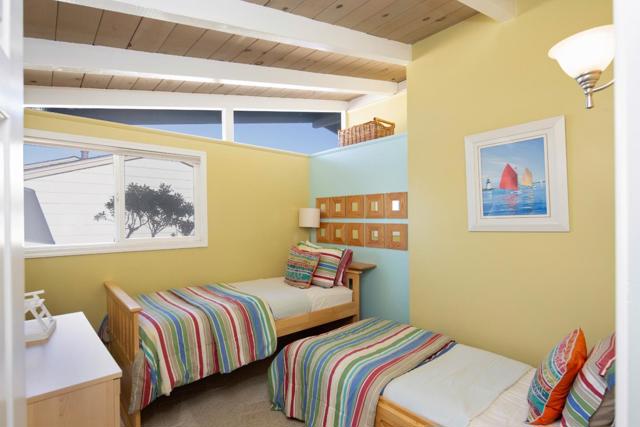 1267 Ocean View Boulevard, Pacific Grove CA: https://media.crmls.org/mediaz/0d4e5b94-f9ec-49d8-9e3c-0eb720e8aeab.jpg