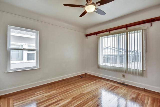 325 Capitol Street, Salinas CA: https://media.crmls.org/mediaz/0d4e8063-19e6-4854-b8a8-8ee21ecf6668.jpg