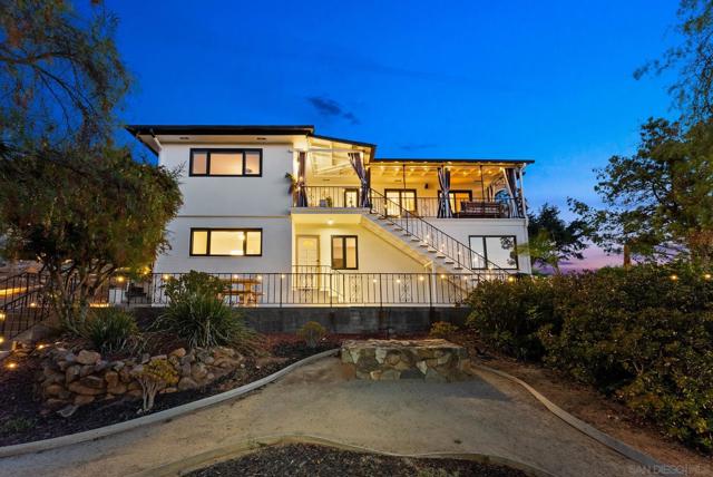 9586 Alto Dr, La Mesa CA: https://media.crmls.org/mediaz/0d4e9e0d-6200-40f8-872d-fa5074972758.jpg