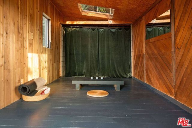 3130 Isabel, Los Angeles CA: https://media.crmls.org/mediaz/0d4ea532-c6ef-43f0-aa61-631f05434728.jpg
