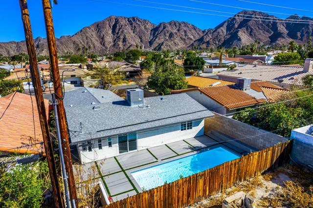 52885 Avenida Carranza, La Quinta CA: https://media.crmls.org/mediaz/0d4ec3f3-aae7-4f26-a573-66764c5d4fa6.jpg