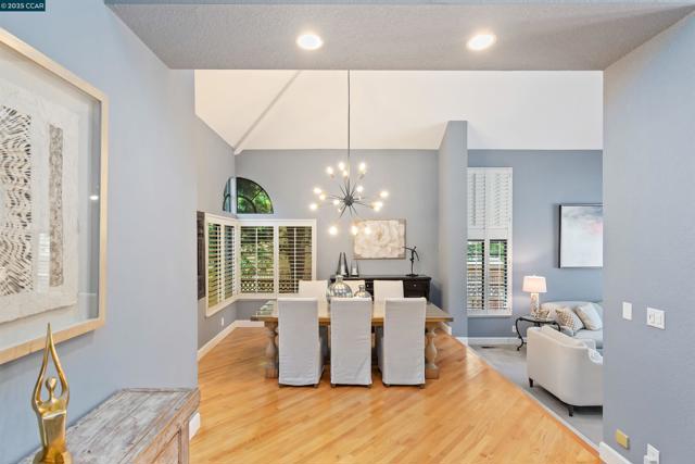 3100 Fox Creek Dr, Danville CA: https://media.crmls.org/mediaz/0d4f0b2c-a4de-4676-a887-a5d158e4fabb.jpg