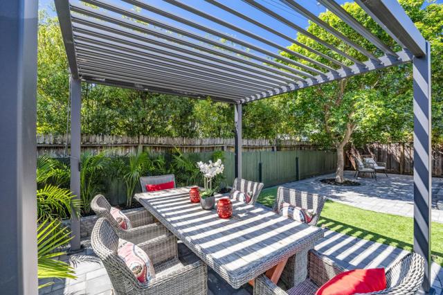 1096 Hawthorne Drive, San Mateo CA: https://media.crmls.org/mediaz/0d4f8d23-8225-4dee-888b-6c6d707ca69b.jpg