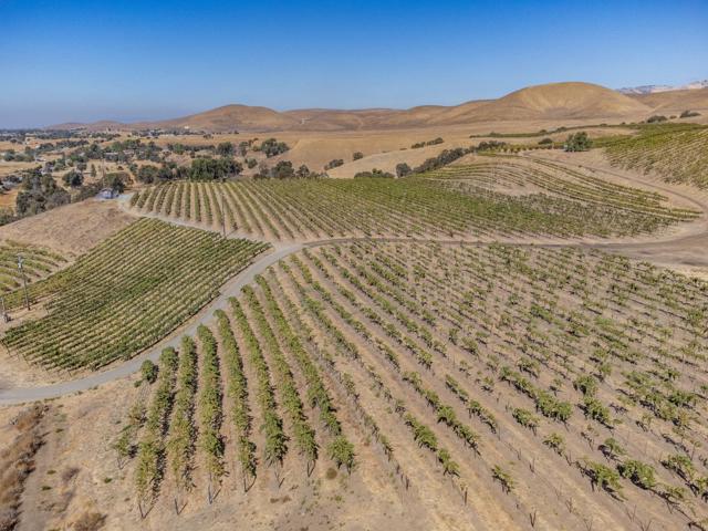 0 Airline Highway, Tres Pinos CA: https://media.crmls.org/mediaz/0d50be01-2ec4-43cb-96f6-1b41eefee65c.jpg