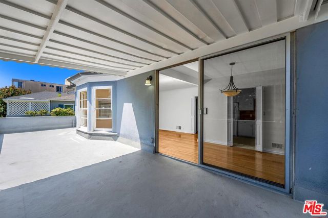 1229 Smithwood Drive, Los Angeles CA: https://media.crmls.org/mediaz/0d511d06-af25-4373-aeac-0e7488d4eff4.jpg