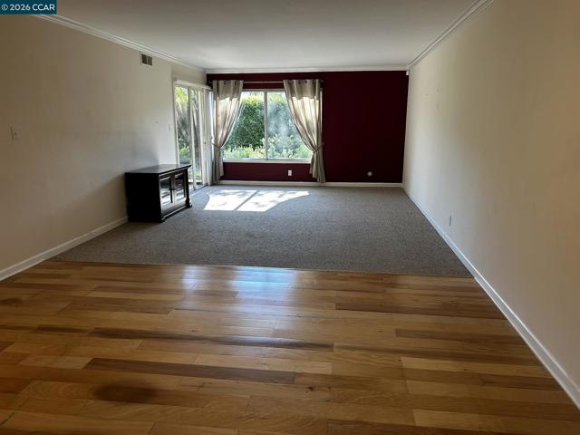 2055 Cactus Ct, Walnut Creek CA: https://media.crmls.org/mediaz/0d5130a7-8817-4a9d-8f85-dd16b733cb39.jpg