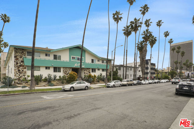 400 S Mariposa Avenue, Los Angeles CA: https://media.crmls.org/mediaz/0d51844c-eee5-48a1-8228-55012fd3669a.jpg