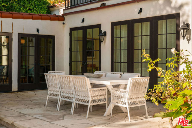 Image 51 of 72 For 705 Palisades Beach Road