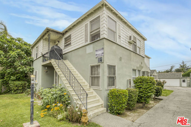 14240 Delano Street, Van Nuys CA: https://media.crmls.org/mediaz/0d51cd7f-33c3-452b-a874-5de2a8bd93b6.jpg