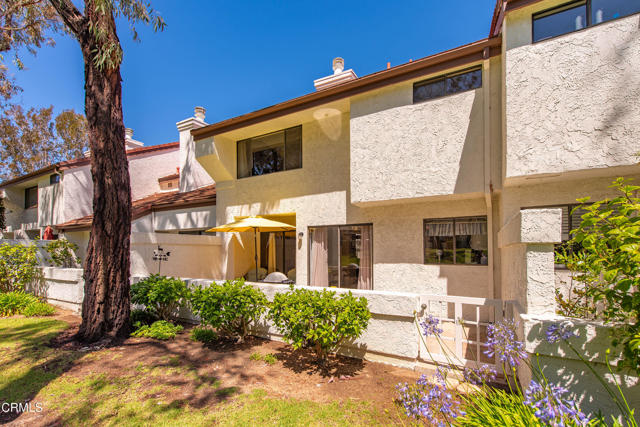 1404 Calle Lozano, Camarillo CA: https://media.crmls.org/mediaz/0d51eede-b8bf-45c3-a747-8513bc4bf9ac.jpg