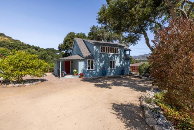 18 Upper Circle, Carmel Valley CA: https://media.crmls.org/mediaz/0d5279a0-a9e3-425e-a26c-2c477f2a7aab.jpg