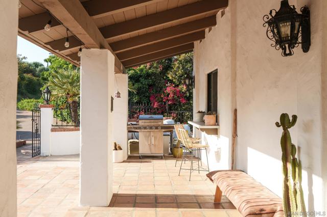 5615 Via Montellano, Bonsall CA: https://media.crmls.org/mediaz/0d52b916-02e8-47dc-9530-edcc8a37a855.jpg