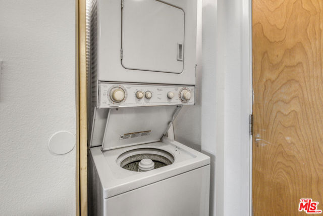 2121 Beloit Avenue, Los Angeles CA: https://media.crmls.org/mediaz/0d52c362-cafb-4e64-a2ac-a868674359e8.jpg