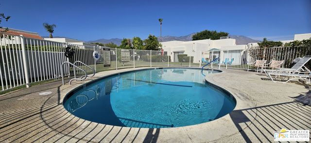 5920 Paradise Plaza, Palm Springs CA: https://media.crmls.org/mediaz/0d52d238-fc36-4124-a1fc-ecefe693f7b4.jpg