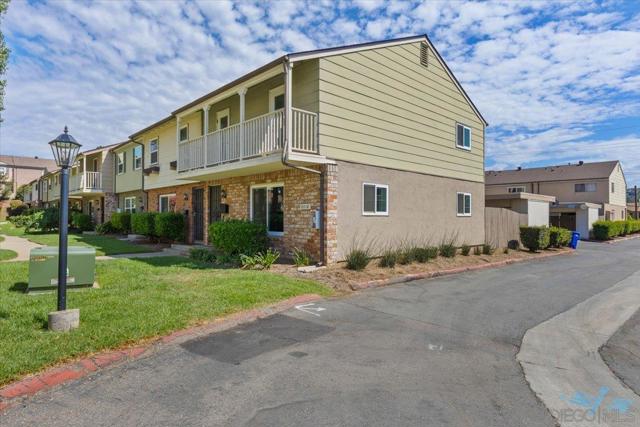 8018 Winter Gardens Blvd Unit A, El Cajon CA: https://media.crmls.org/mediaz/0d532276-ae73-4632-9d1c-4e1ff0c31b75.jpg