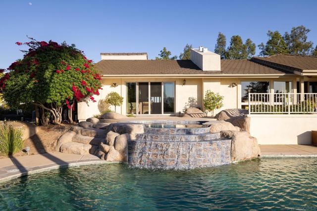 13671 Orchard Gate Rd, Poway CA: https://media.crmls.org/mediaz/0d532b55-ece0-4c05-aa57-87685bc1eb8a.jpg