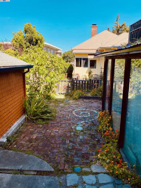 Image 42 of 51 For 227 Orange Street