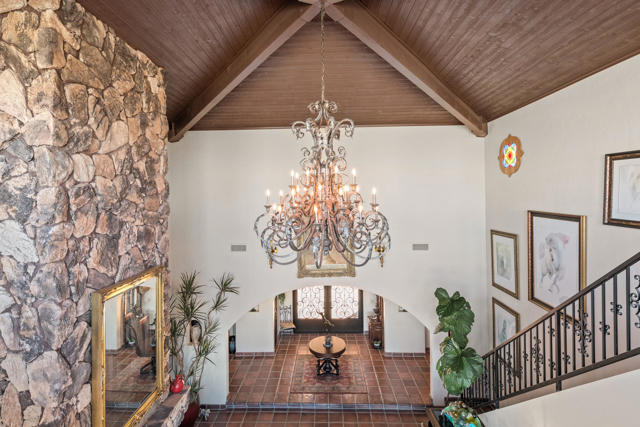 Image 11 of 108 For 56375 Bighorn Drive
