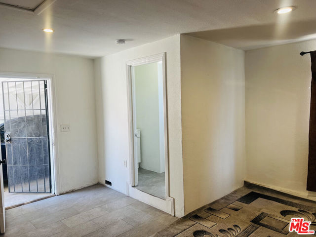 6230 Peach Avenue, Van Nuys CA: https://media.crmls.org/mediaz/0d54ab46-3eef-4dff-81c9-cee0c764e6a1.jpg