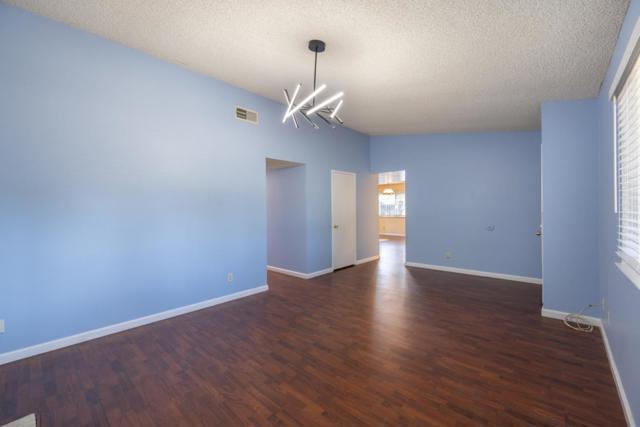 6862 Westchester Way, Citrus Heights CA: https://media.crmls.org/mediaz/0d54f9c1-826a-43aa-afc6-43a2ad20f50e.jpg