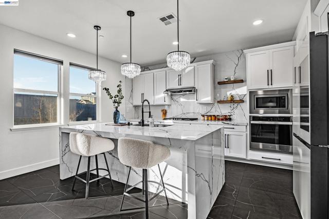 Image 2 of 60 For 259 Eagle Nest Dr