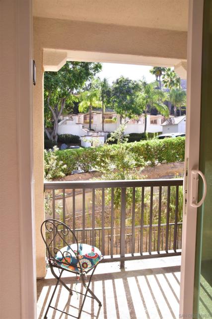 2822 Juniper Berry St, Spring Valley CA: https://media.crmls.org/mediaz/0d556de6-6704-4bcd-b7b3-eb150e168ef7.jpg
