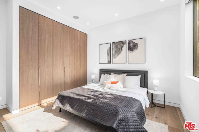 832 N Sierra Bonita Avenue, Los Angeles CA: https://media.crmls.org/mediaz/0d55ad57-c731-4385-b65a-09619fc25f96.jpg