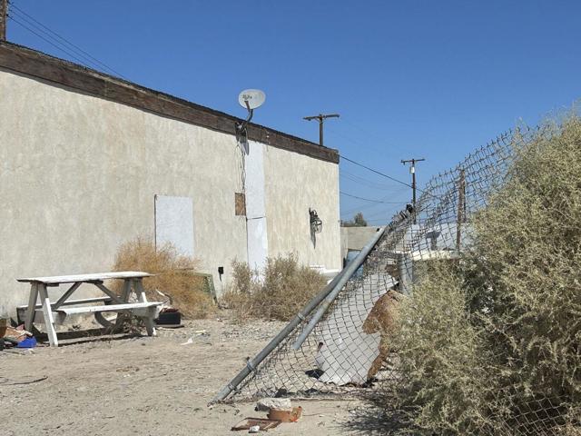 3351 Holt Avenue, Thermal CA: https://media.crmls.org/mediaz/0d562b08-a315-488f-8d26-2bd632fa4651.jpg