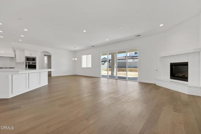 8707 Kenwick Street, Bakersfield CA: https://media.crmls.org/mediaz/0d576e7e-ce86-492b-acf6-b244781ea2de.jpg