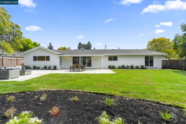 3715 Liscome Way, Concord CA: https://media.crmls.org/mediaz/0d5854be-6df1-4b4f-97b7-c7aa033653ae.jpg