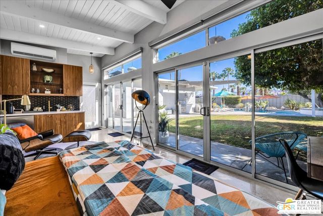 657 N Juanita Drive, Palm Springs, CA 92262