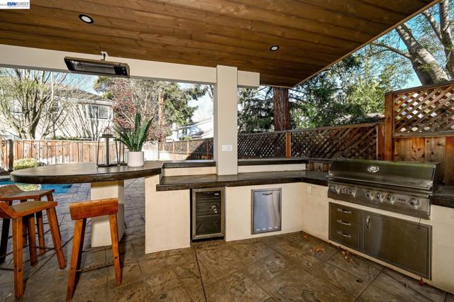 9 Cross Bridge Pl, Danville CA: https://media.crmls.org/mediaz/0d58ddb2-d45f-4ade-b578-25bb67386805.jpg