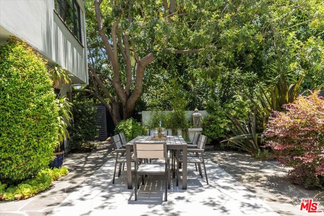 3055 Nichols Canyon Road, Los Angeles CA: https://media.crmls.org/mediaz/0d594d23-7d5b-4cf7-a796-f85c4264f946.jpg