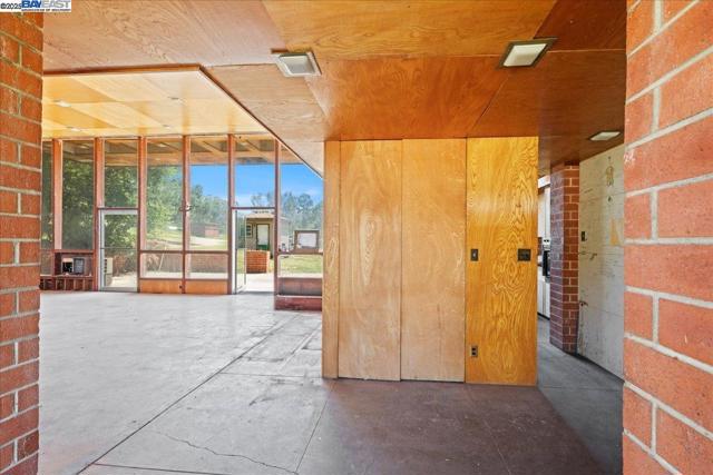 6400 Mines Rd, Livermore CA: https://media.crmls.org/mediaz/0d5968d2-55da-4ddf-94f1-6f4a664dd036.jpg