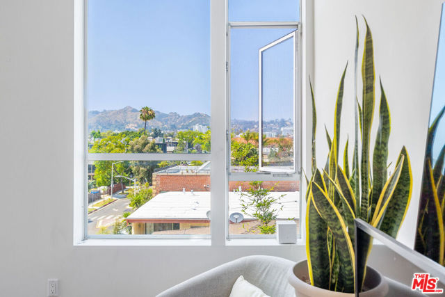1140 N Formosa Avenue, West Hollywood CA: https://media.crmls.org/mediaz/0d59a8ab-3a78-41fd-a8af-c4d49edbd394.jpg