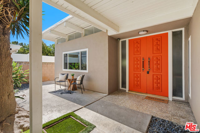 21206 Merridy Street, Chatsworth CA: https://media.crmls.org/mediaz/0d59ce6c-25a9-4de8-90b4-1fe6fa9fbddc.jpg