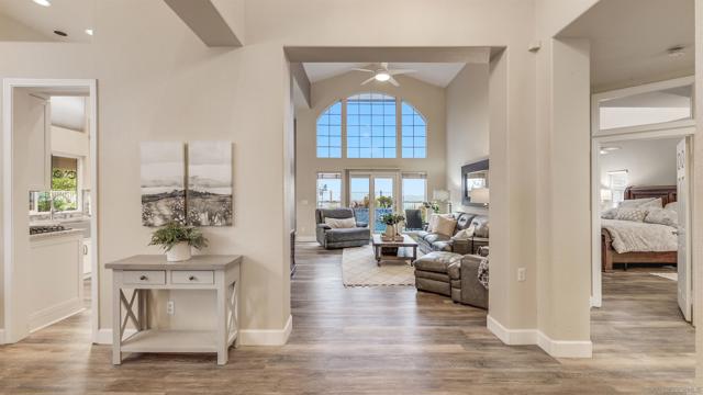 2352 Rock Crest Gln, Escondido CA: https://media.crmls.org/mediaz/0d5a5015-55d6-44bf-8f0f-ddec65150b29.jpg