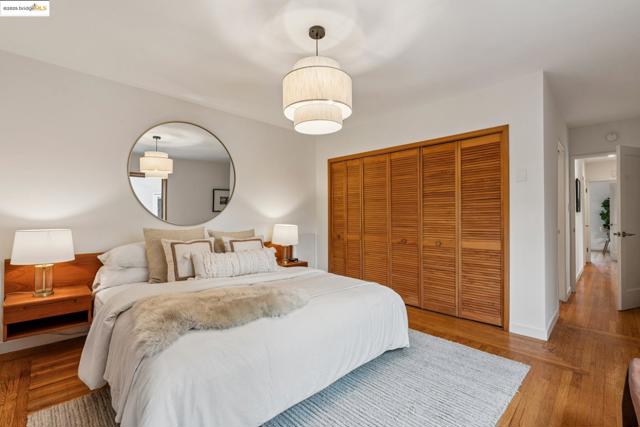 63 Eureka Ave, Kensington CA: https://media.crmls.org/mediaz/0d5ac7c3-8faf-4d70-beeb-2eefb0854d34.jpg