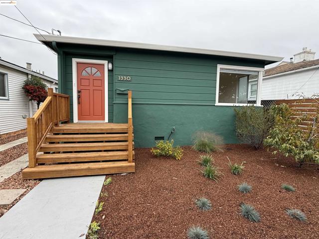 View of front facade featuring crawl space