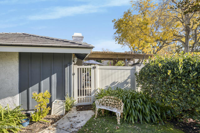 2190 Westshore Lane, Westlake Village CA: https://media.crmls.org/mediaz/0d5aedbf-01b4-4dff-926d-6ddacfe154b9.jpg