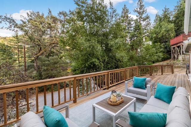 1019 Los Trancos Road, Portola Valley CA: https://media.crmls.org/mediaz/0d5b0a31-d3ca-4664-8b2f-f4676d30f546.jpg