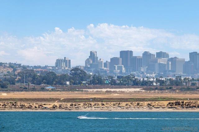 3328 Crown Point, San Diego CA: https://media.crmls.org/mediaz/0d5b27ab-9cc3-4182-9205-8b2abfb4f801.jpg