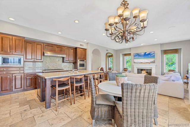 7727 Via Zafiro, San Diego CA: https://media.crmls.org/mediaz/0d5b81cf-0e01-4797-996a-26452098b1a7.jpg