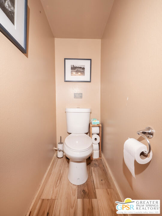 https://media.crmls.org/mediaz/0d5bb2c7-e658-4f0a-a6ae-1992a3533f5e.jpg?preset=X-Large