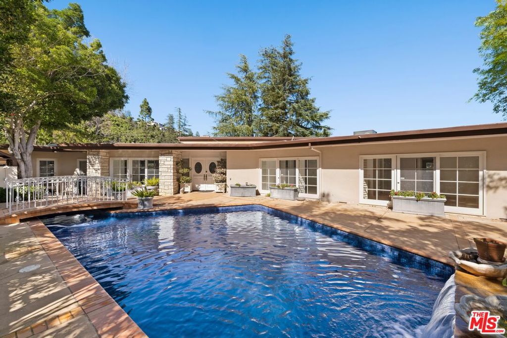 1743 Stone Canyon Road