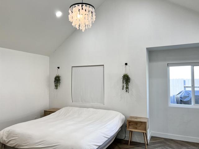 10632 Rancho Carmel Dr, San Diego CA: https://media.crmls.org/mediaz/0d5c4eb9-4a08-4741-a339-f381afd04196.jpg