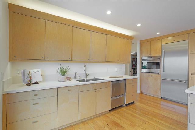 1004 W Cliff Drive, Santa Cruz CA: https://media.crmls.org/mediaz/0d5cdd18-b1e1-4412-a1f8-ae49b44e079a.jpg