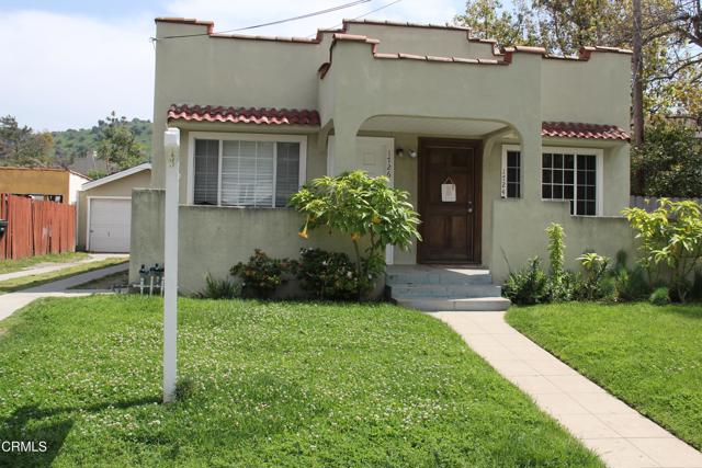 1726 1/2 Chevy Chase E Drive, Glendale CA: https://media.crmls.org/mediaz/0d5d0ac8-37a5-4ef6-8356-72c5f6b3be71.jpg