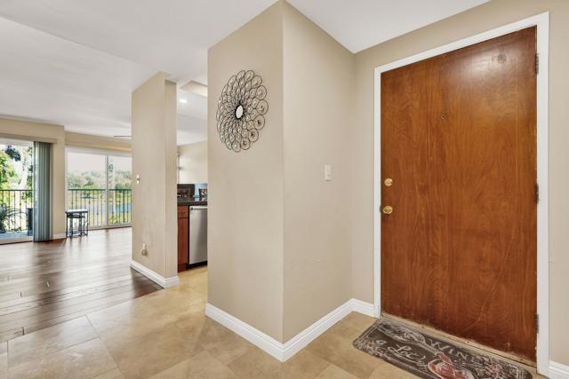 2348 La costa Avenue, Carlsbad CA: https://media.crmls.org/mediaz/0d5d20be-d740-483c-90e1-94e56c0a4296.jpg